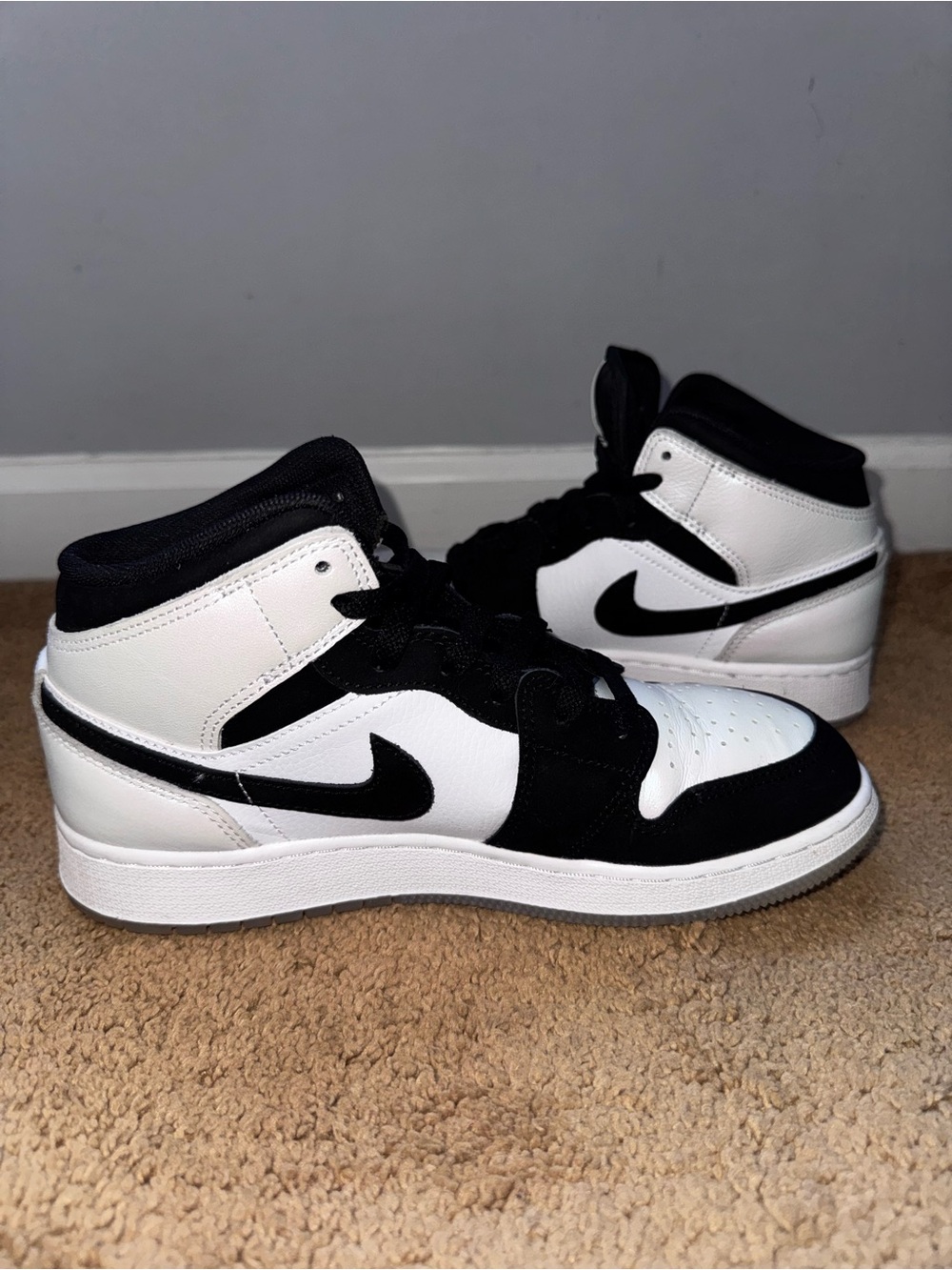 Limited Edition Nike Air Jordan 1 Mid SE Black, White, Holographic